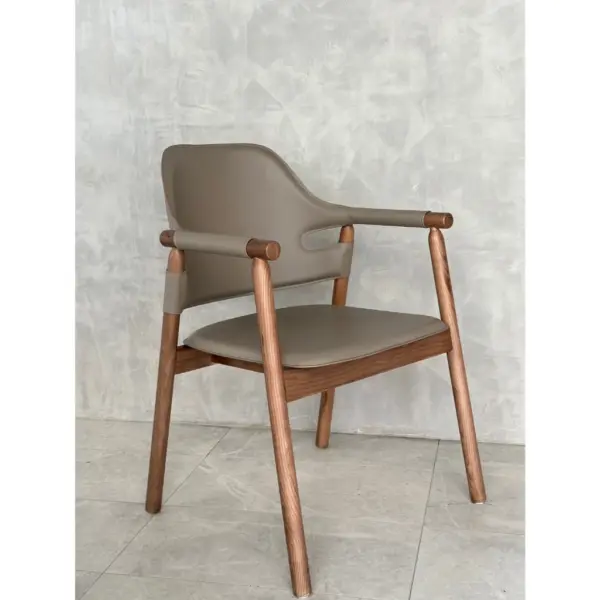 【北歐風皮革餐椅】沐森雅椅｜實木結構 米色皮革座椅 日系簡約設計