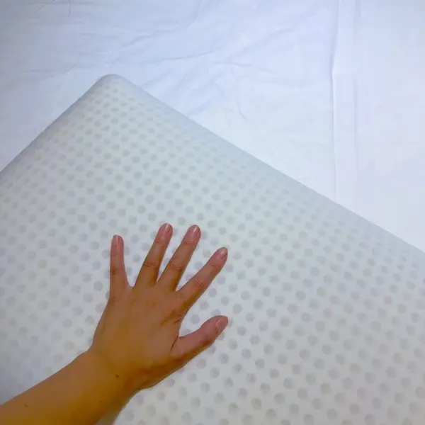 義大利晶晶枕｜溫感慢回彈 × 舒壓入睡