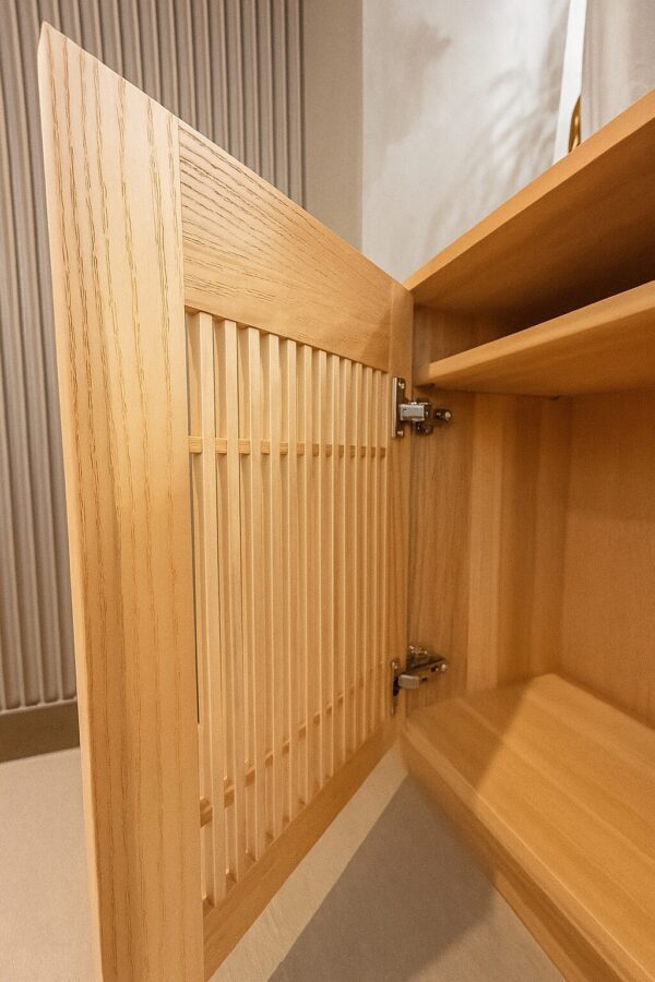 🌿 日式格柵實木收納櫃