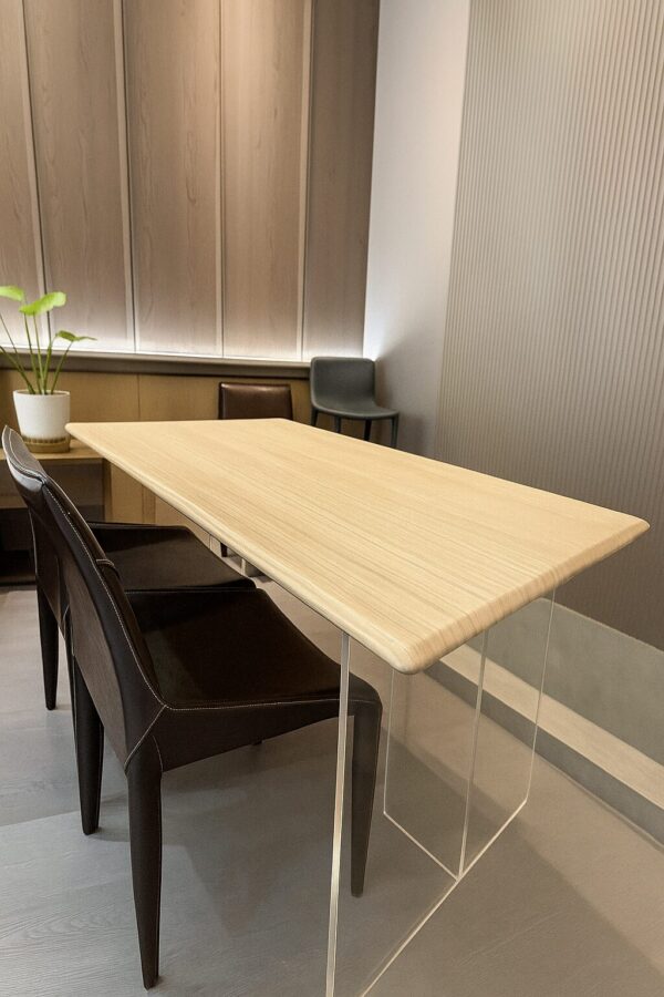 ☁️ 漂浮感極簡實木桌